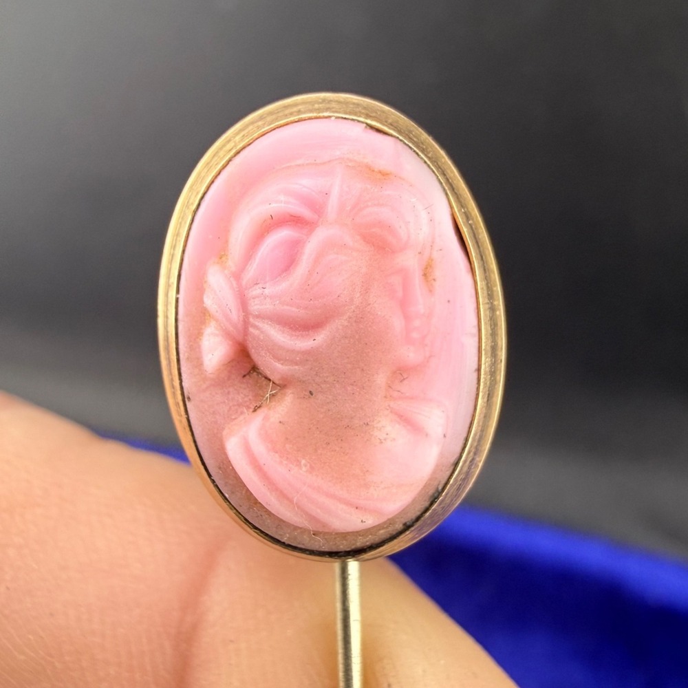 Vintage Cameo Stick Pin Gold Tone Pink Glass